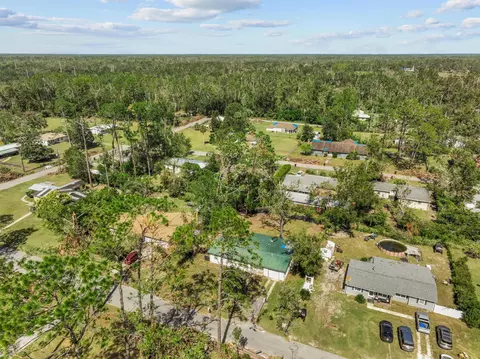View/Area - 306 W Cedar St, Perry, FL 32348 photo 5 of 6