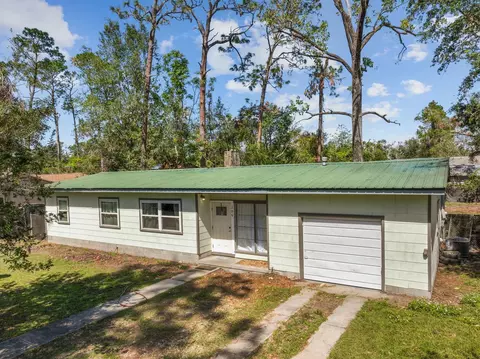306 W Cedar St, Perry, FL 32348