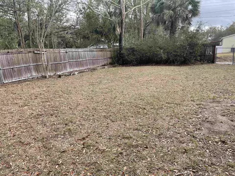 Exterior - 416 W Hargrove St, Perry, FL 32347 photo 8 of 9