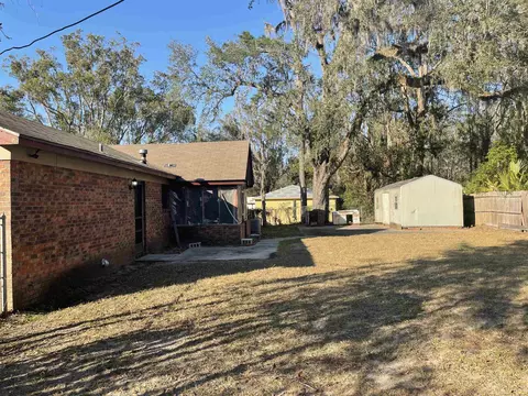 Exterior - 416 W Hargrove St, Perry, FL 32347 photo 4 of 9