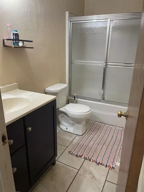 Bath - 416 W Hargrove St, Perry, FL 32347 photo 1 of 3