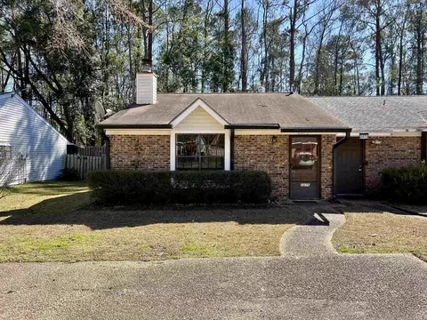 2075 Victory Garden Ln, Tallahassee, FL 32301