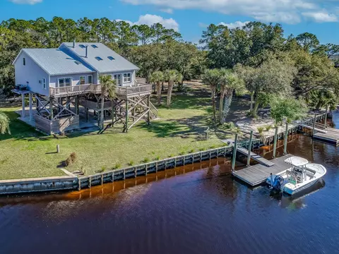 88 Southside Dr, Crawfordville, FL 32327