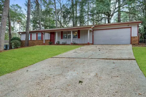 1811 Salmon Dr, Tallahassee, FL 32303