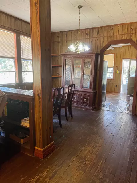 Dining - 2973 Ward Rd, Perry, FL 32348 photo 2 of 3
