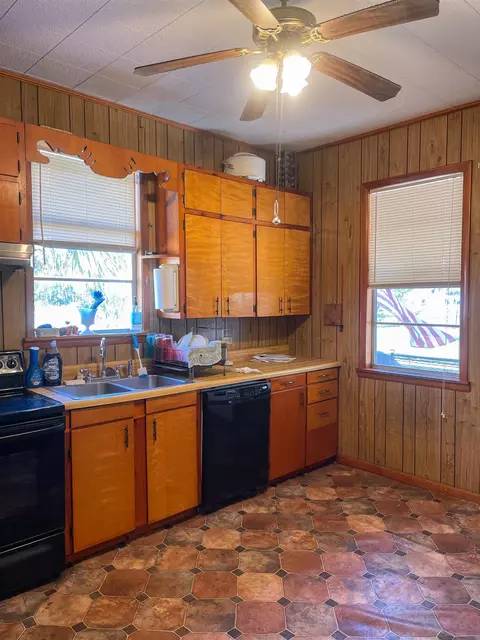 Kitchen - 2973 Ward Rd, Perry, FL 32348 photo 3 of 3