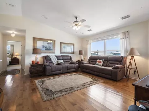 Living - 20400 Ponce De Leon Rd, Perry, FL 32348 photo 1 of 3