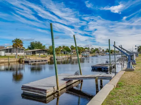 24 Janet Dr #1, Crawfordville, FL 32327
