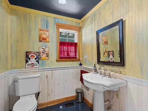 Bath - 1720 NE Cedar St, Steinhatchee, FL 32359 photo 1 of 5