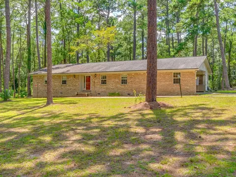 7467 Serna Dr, Tallahassee, FL 32309