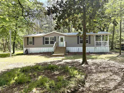 153 Tennessee Walker Rd, Crawfordville, FL 32327