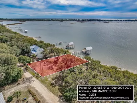 640 Mariner Cir, Alligator Point, FL 32346