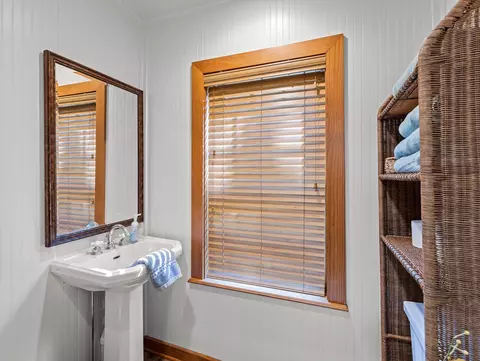 Bath - 1710 SE First Ave, Steinhatchee, FL 32359 photo 5 of 5