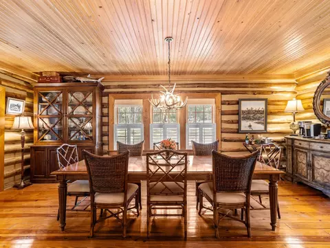 Dining - 1710 SE First Ave, Steinhatchee, FL 32359 photo 2 of 2