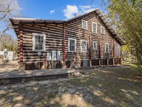Exterior - 1710 SE First Ave, Steinhatchee, FL 32359 photo 8 of 12