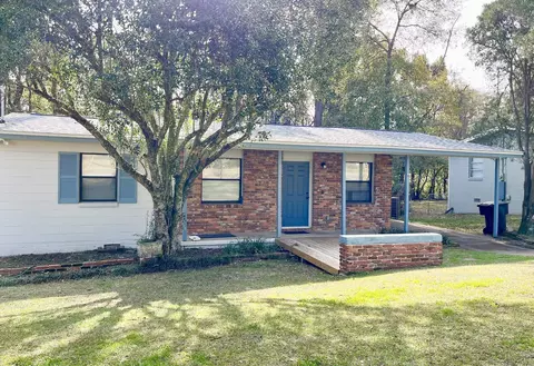 1701 Atkamire Dr, Tallahassee, FL 32304