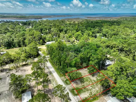 511 NW Third St, Steinhatchee, FL 32359 photo 1
