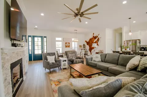 Living - 761 Tyson Rd, Lamont, FL 32336 photo 2 of 4