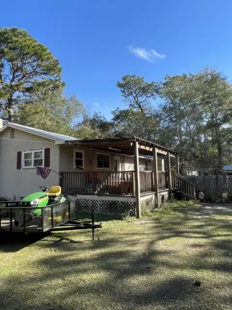 57 Chehaw St, Panacea, FL 32346