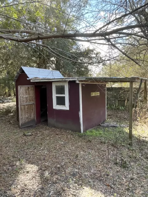 Exterior - 57 Chehaw St, Panacea, FL 32346 photo 3 of 5