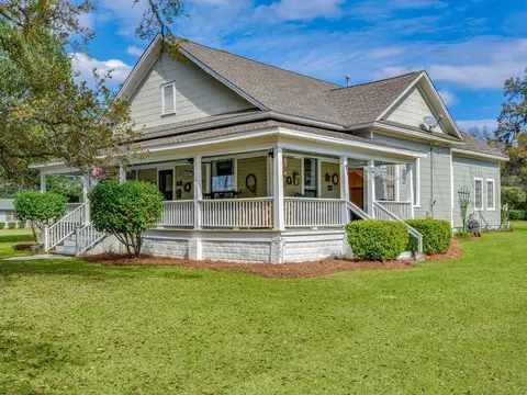 805 NE 1st St, Havana, FL 32333