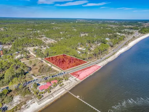 105 Cape St, Carrabelle, FL 32327