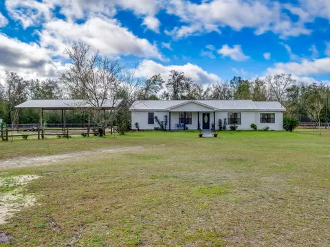 121 S Windsong Cir, Crawfordville, FL 32327
