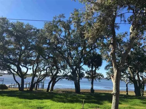 636 Mariner Cir, Alligator Point, FL 32346