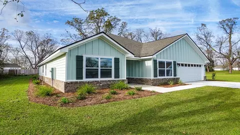 94 Hawthorn Pass, Crawfordville, FL 32327