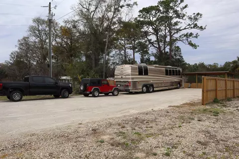 609 SE 2nd Ave, Steinhatchee, FL 32359 photo 3