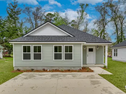 18 Spokan Trl, Crawfordville, FL 32327