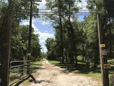 182 Ashley Hall Rd, Crawfordville, FL 32327