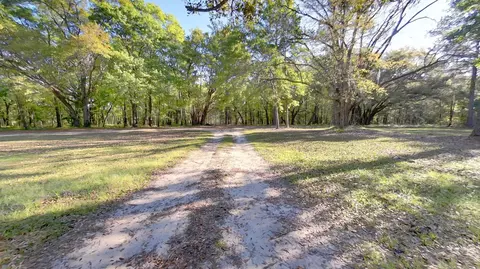 10390 Veterans Memorial Dr, Tallahassee, FL 32309