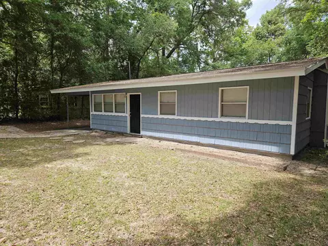 406 Shoreline Dr, Tallahassee, FL 32305