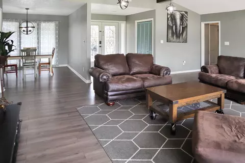 Living - 103 Dogwood Way, Perry, FL 32348 photo 3 of 4