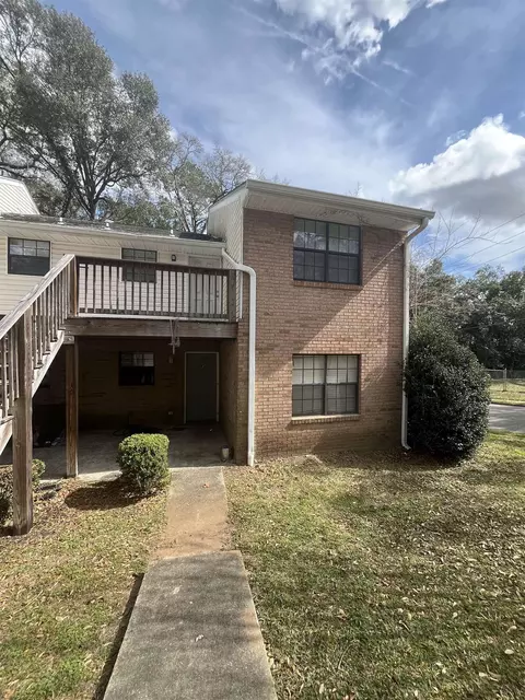1101 Green Tree Ct #D, Tallahassee, FL 32304