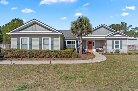 105 Churchill Dr, Crawfordville, FL 32327