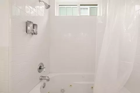 Bath - 1616 Miccosukee Loop, Tallahassee, FL 32308 photo 6 of 7