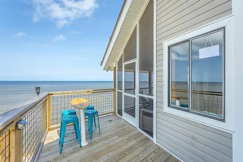 16 Bass St, Alligator Point, FL 32346