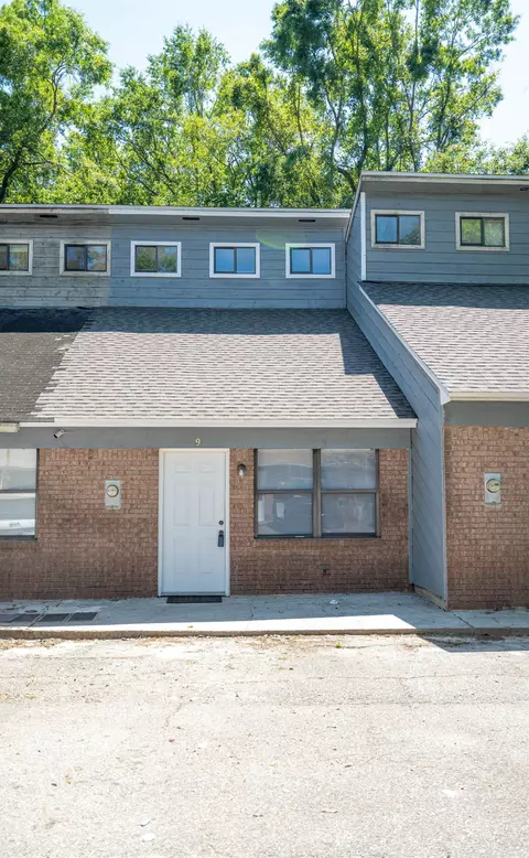 2100 Continental, Tallahassee, FL 32304