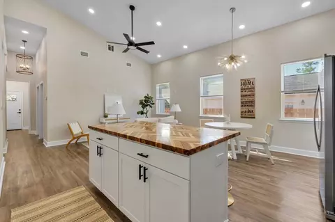 Kitchen - 518 Thomas St, Quincy, FL 32351 photo 3 of 4