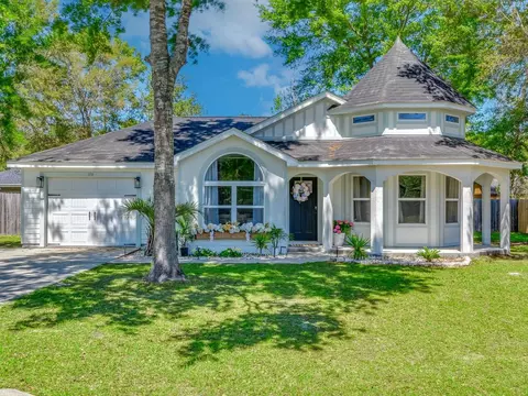 175 Carousel Cir, Crawfordville, FL 32327