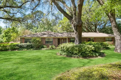2336 Bourgogne Dr, Tallahassee, FL 32308