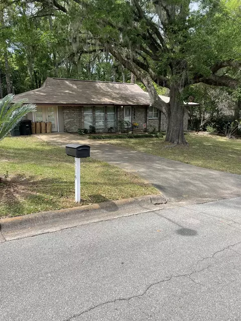 1306 Linwood Dr, Tallahassee, FL 32304