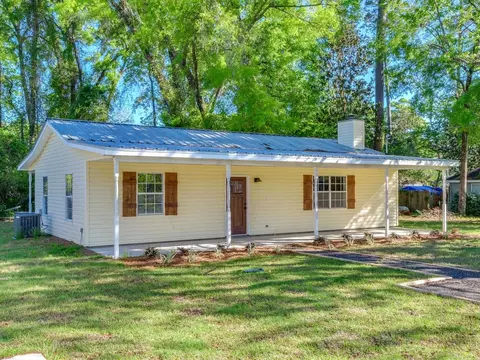 26 Spokan Trl, Crawfordville, FL 32327