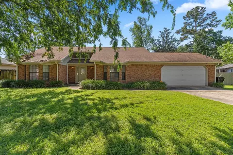 711 Lupine Ln, Tallahassee, FL 32308