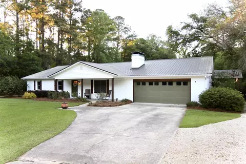 9008 Broken Lance Dr, Tallahassee, FL 32312