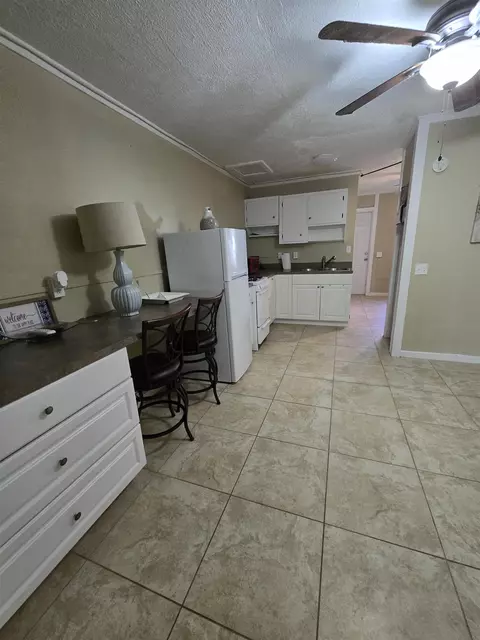 Kitchen - 50 Pine St # -2, Lanark Village, FL 32323 photo 2 of 7