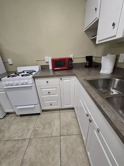 Kitchen - 50 Pine St # -2, Lanark Village, FL 32323 photo 3 of 7