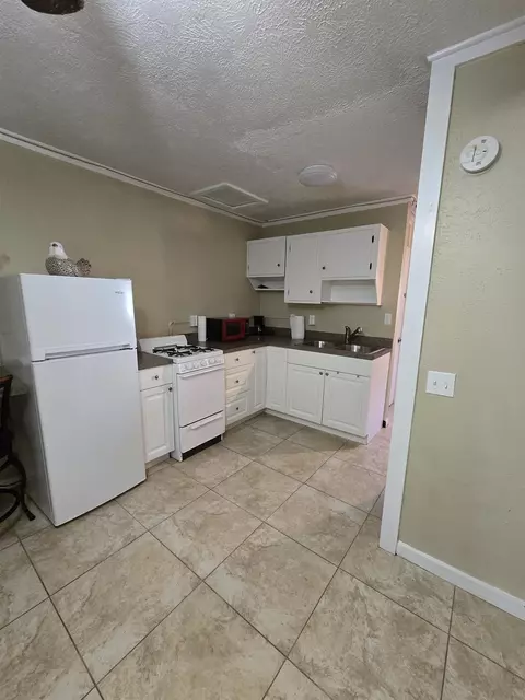 Kitchen - 50 Pine St # -2, Lanark Village, FL 32323 photo 4 of 7